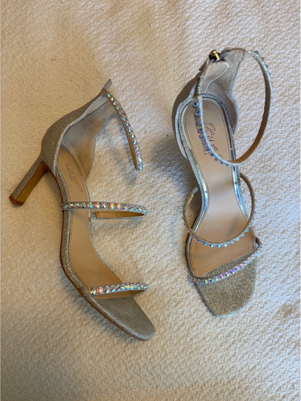 Jewel by Badgley Mischka Silver Glitter Strappy Heels with Rhinestones Size 8.5